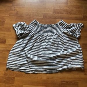 Lightweight Off the Shoulder Summer Top